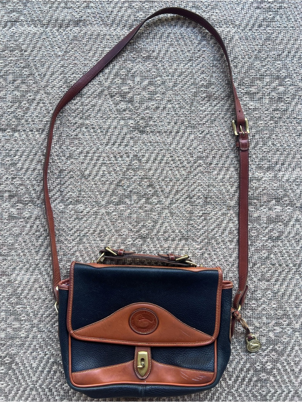 Vintage Dooney & Bourke Essex AWL Leather Crossbody Bag Black British Tan USA